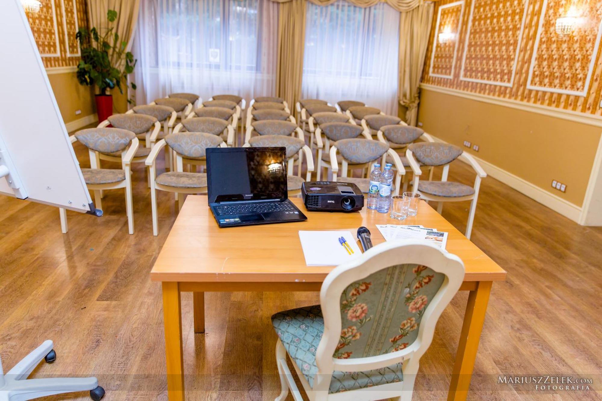 Hotel Na Bloniach Bielsko-Biała Ngoại thất bức ảnh